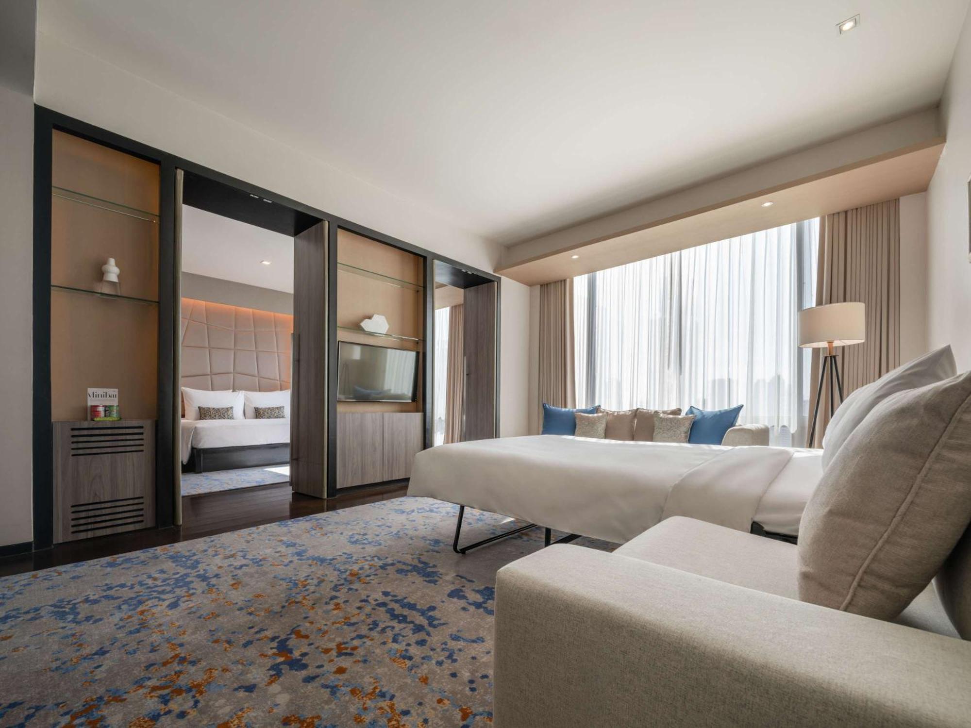 วี โฮเทล กรุงเทพฯ - เอ็มแกลเลอรี โรงแรม 5*