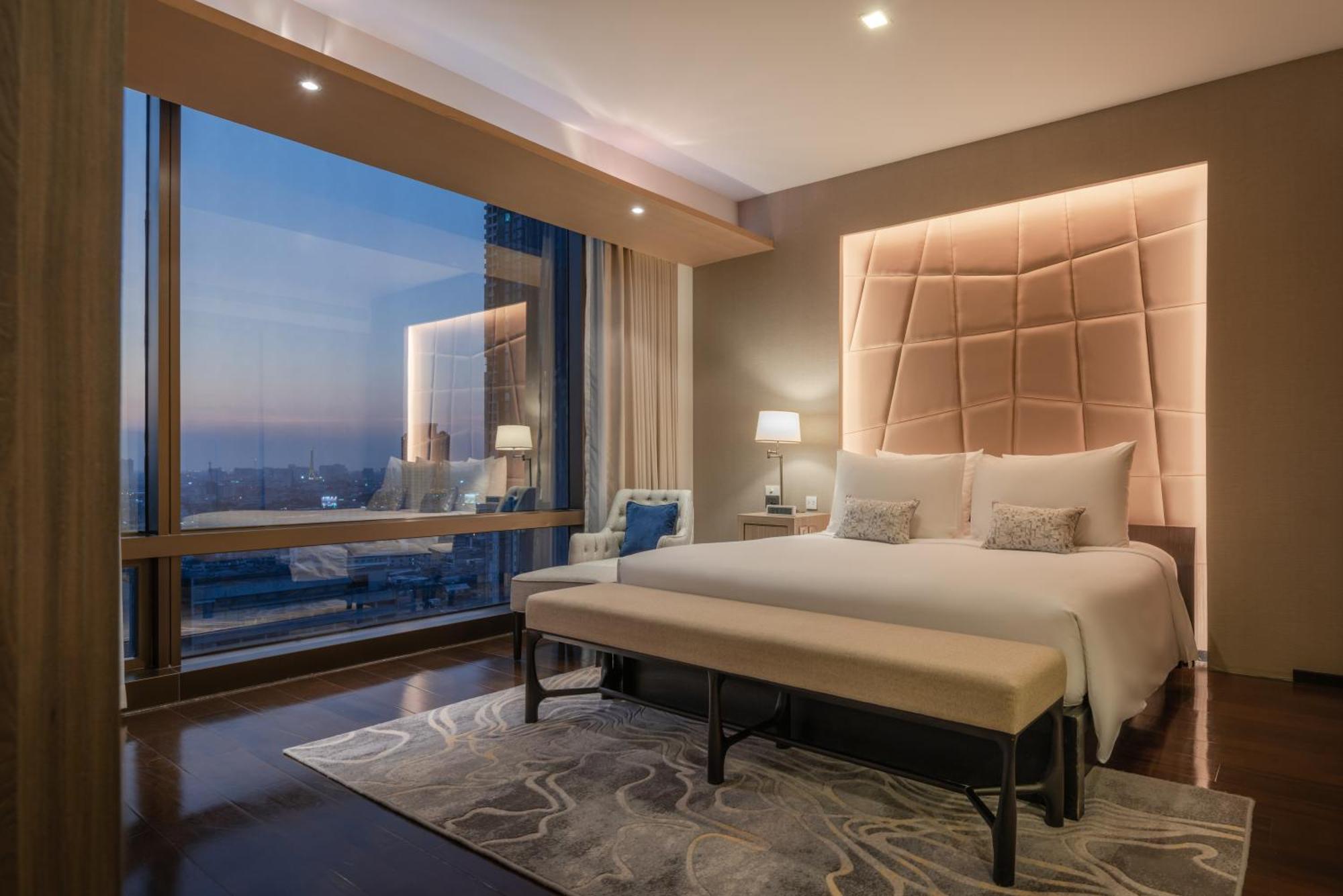 วี โฮเทล กรุงเทพฯ - เอ็มแกลเลอรี โรงแรม 5*